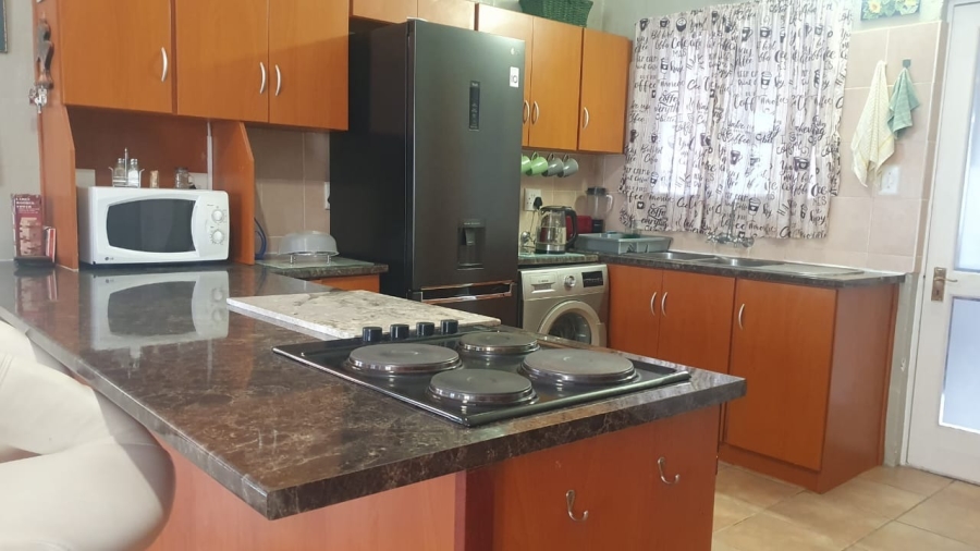 5 Bedroom Property for Sale in Britannia Bay Western Cape